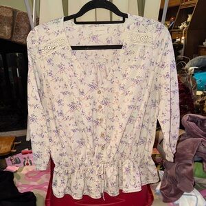 MELLODAY Floral Button-Down Blouse in Lavender and Cream